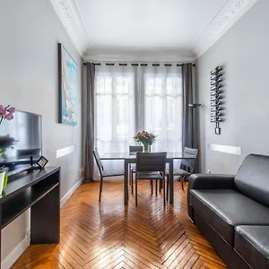Art Deco Flat 45 M² Appartement
