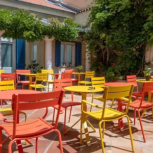 3* Szálloda De La Fontaine